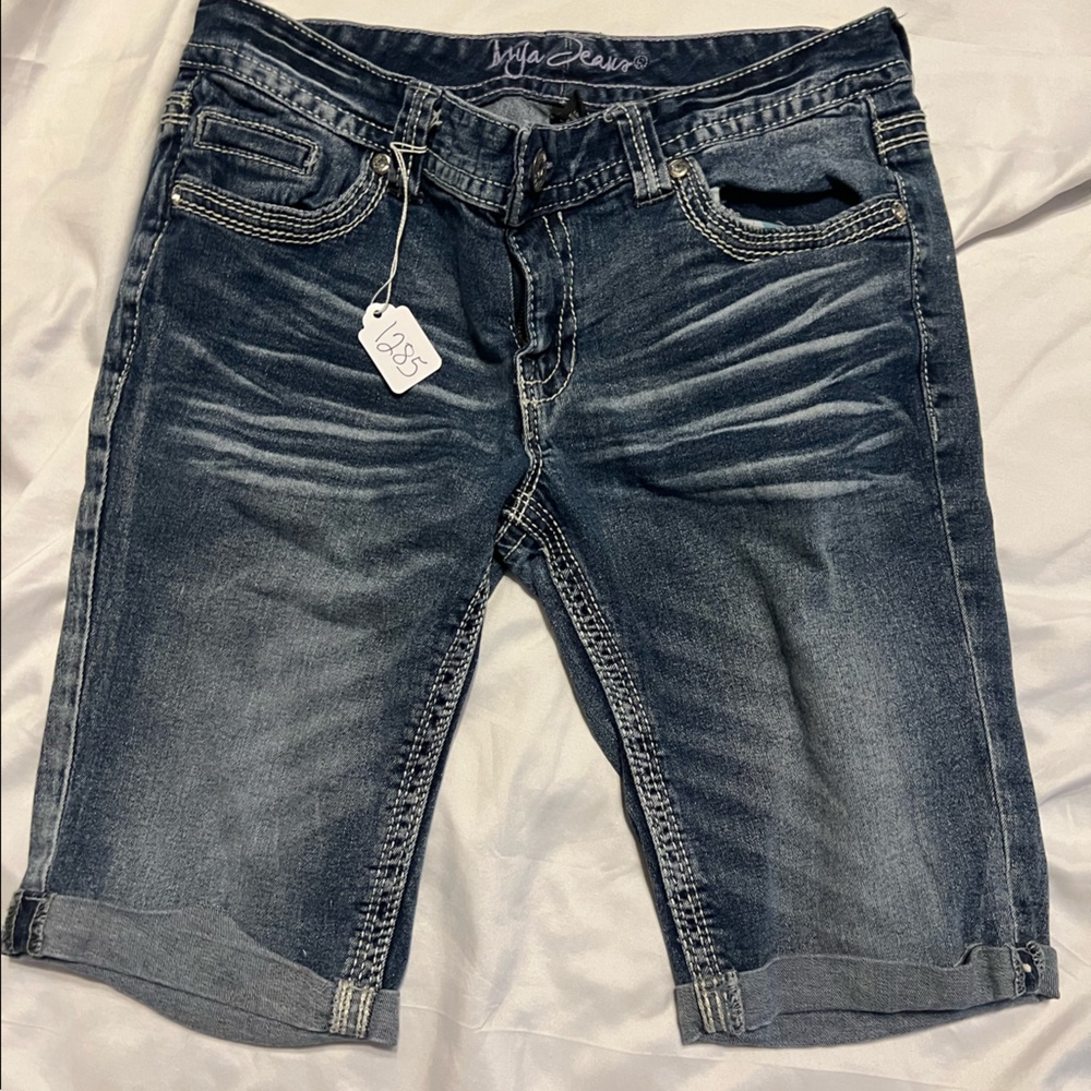 EUC Ariya Jeans denim jeans. Size 7/8.